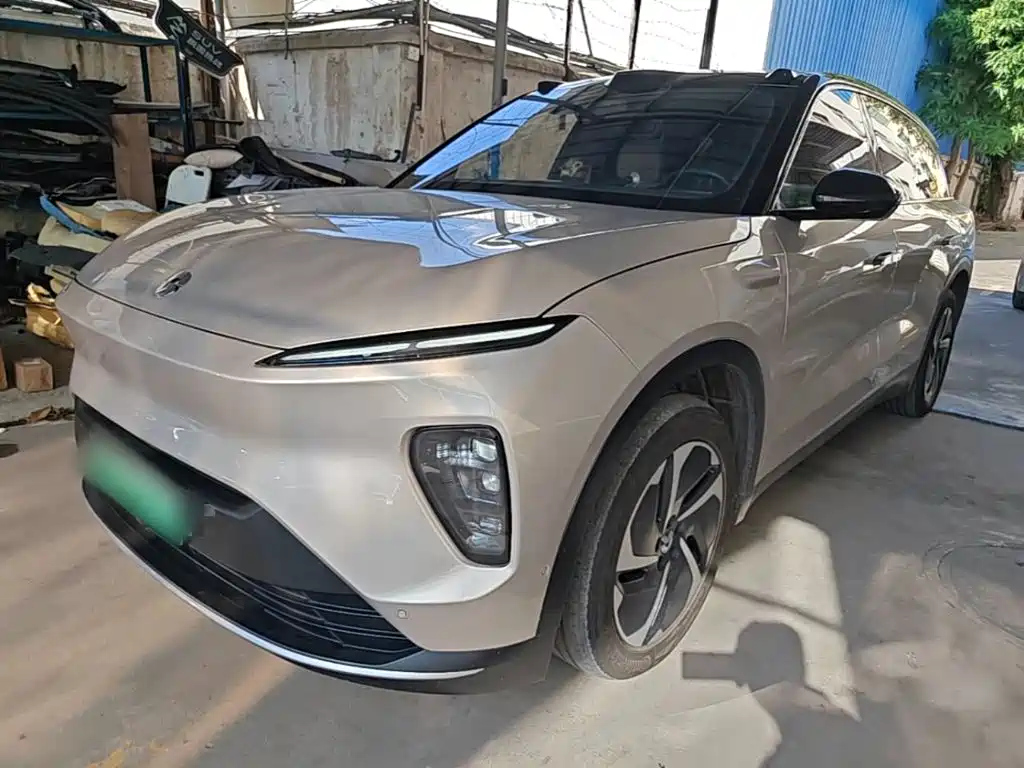 NIO ES8
