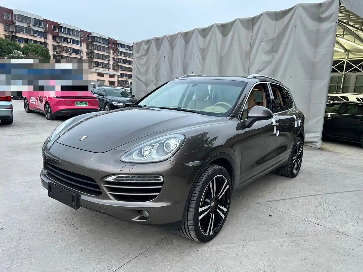 PORSCHE CAYENNE