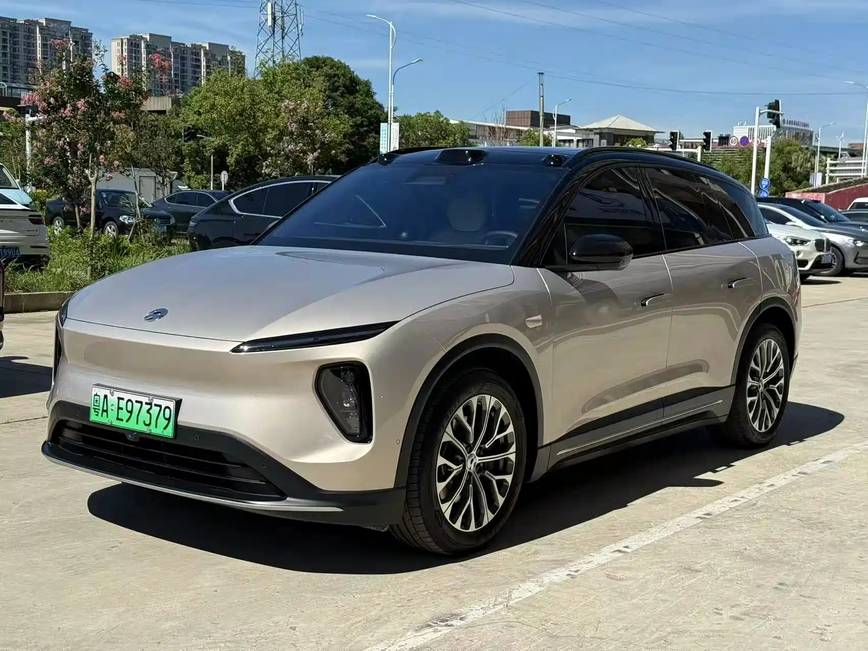 NIO ES6