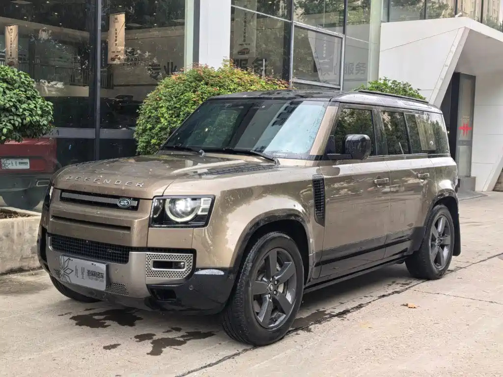 LAND ROVER DEFENDER