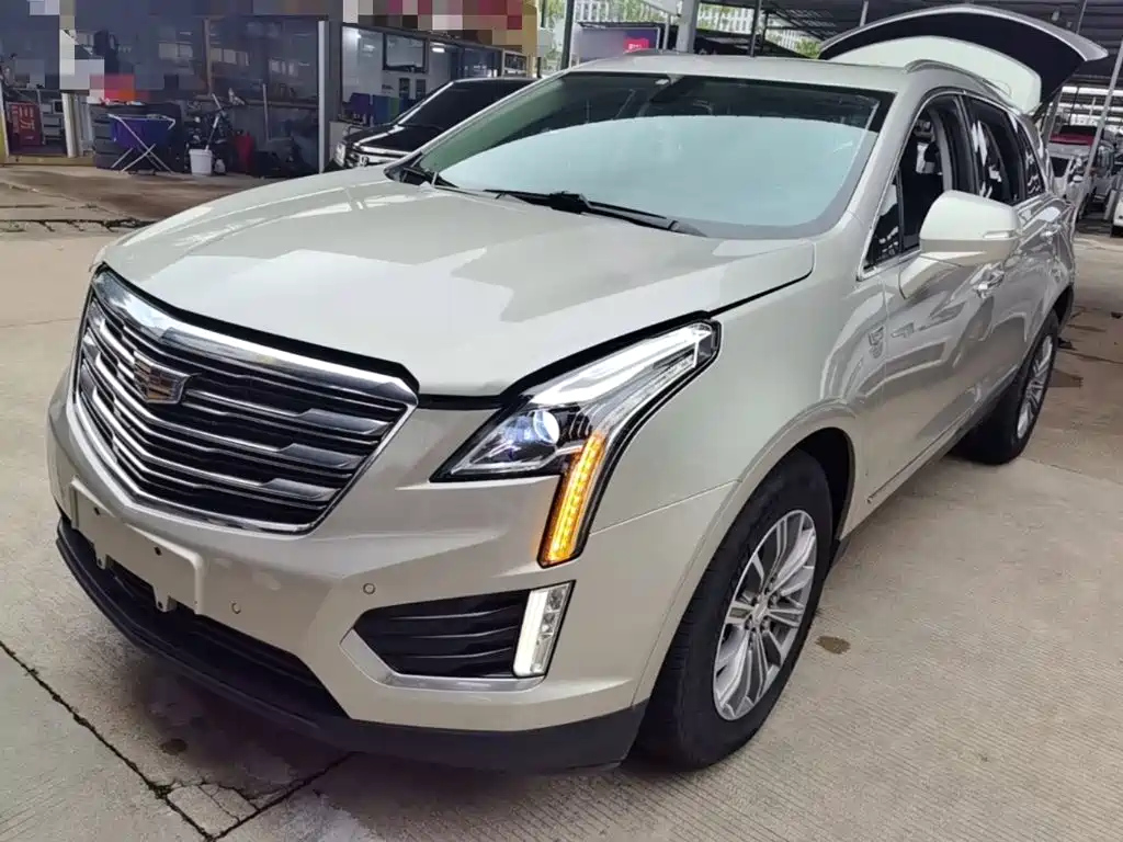 CADILLAC XT5
