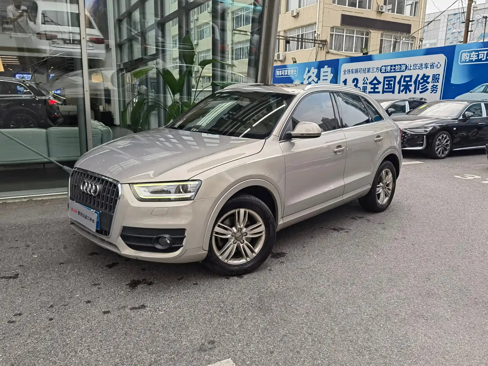 AUDI Q3