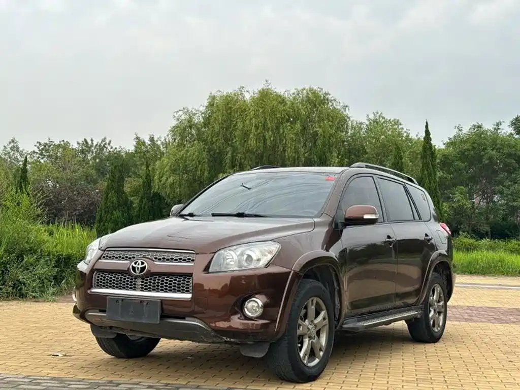 TOYOTA RAV4