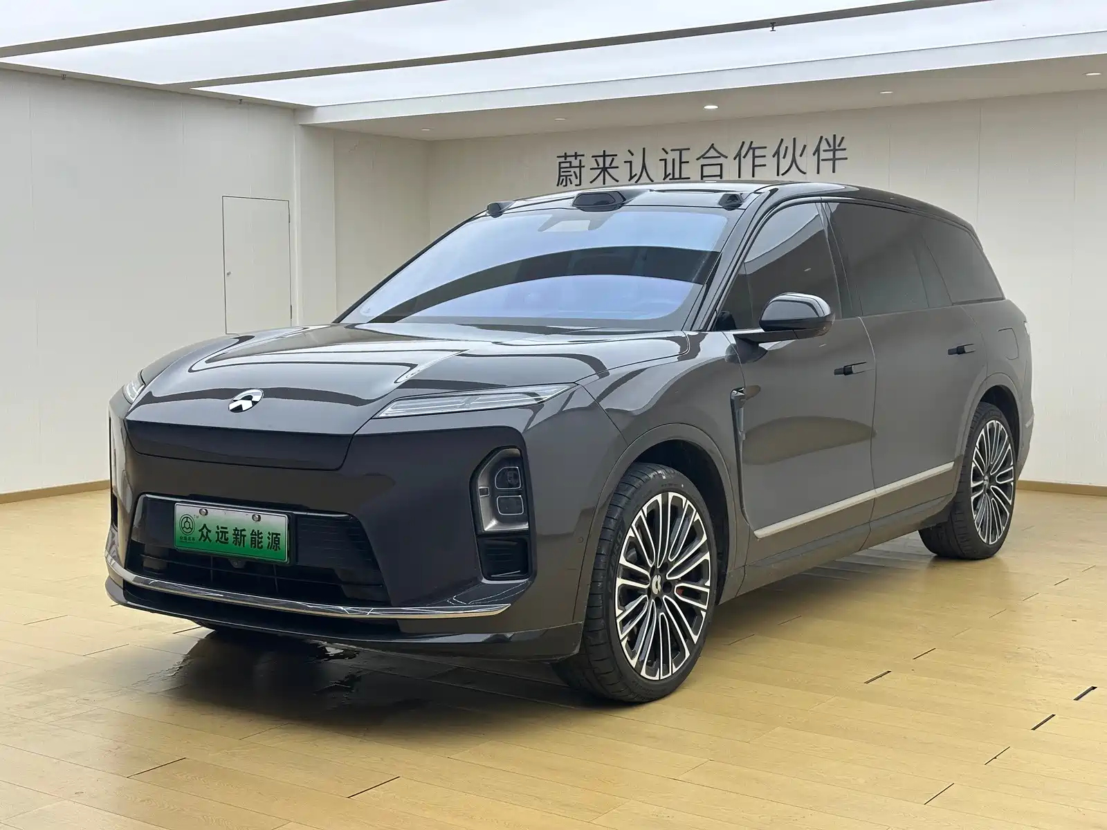 Заказать NIO ES8