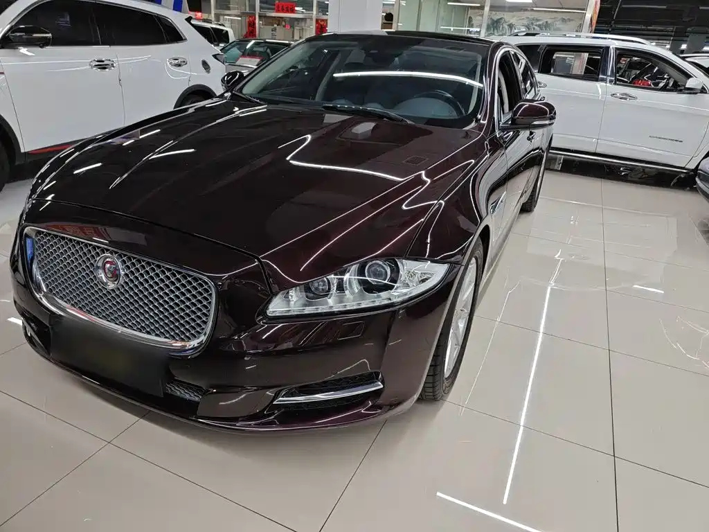 JAGUAR XJ