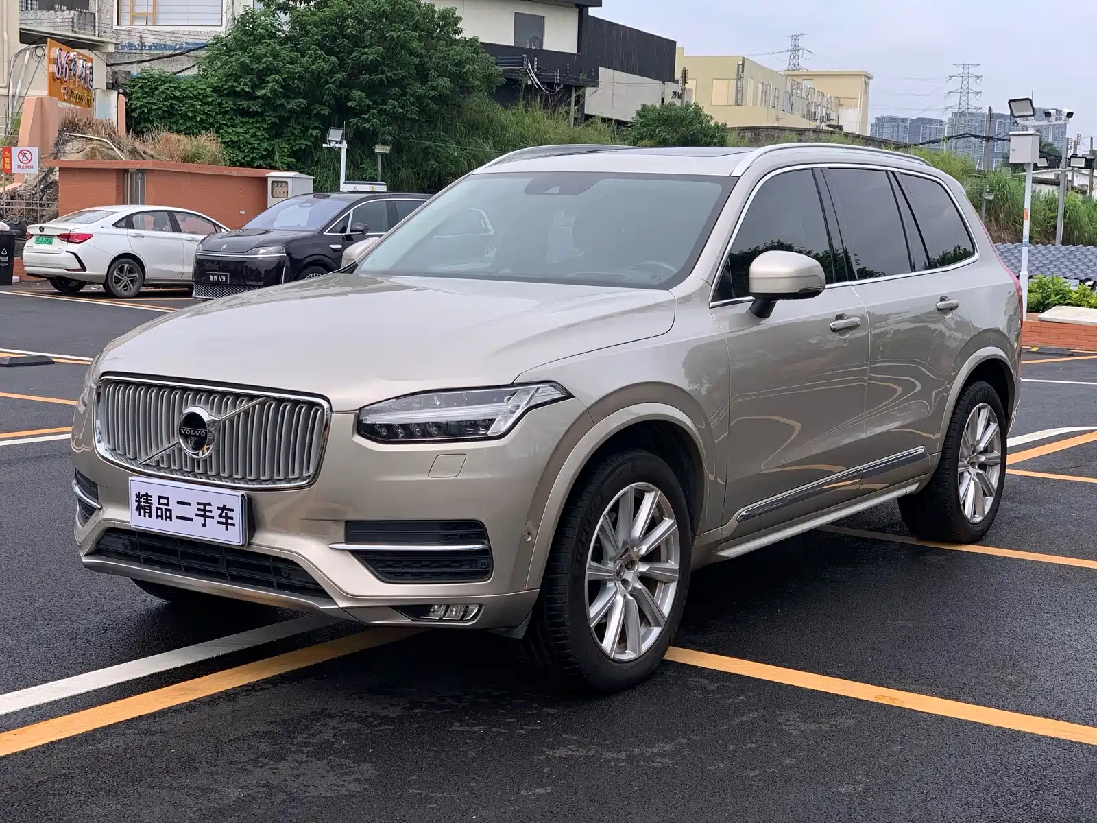 VOLVO XC90