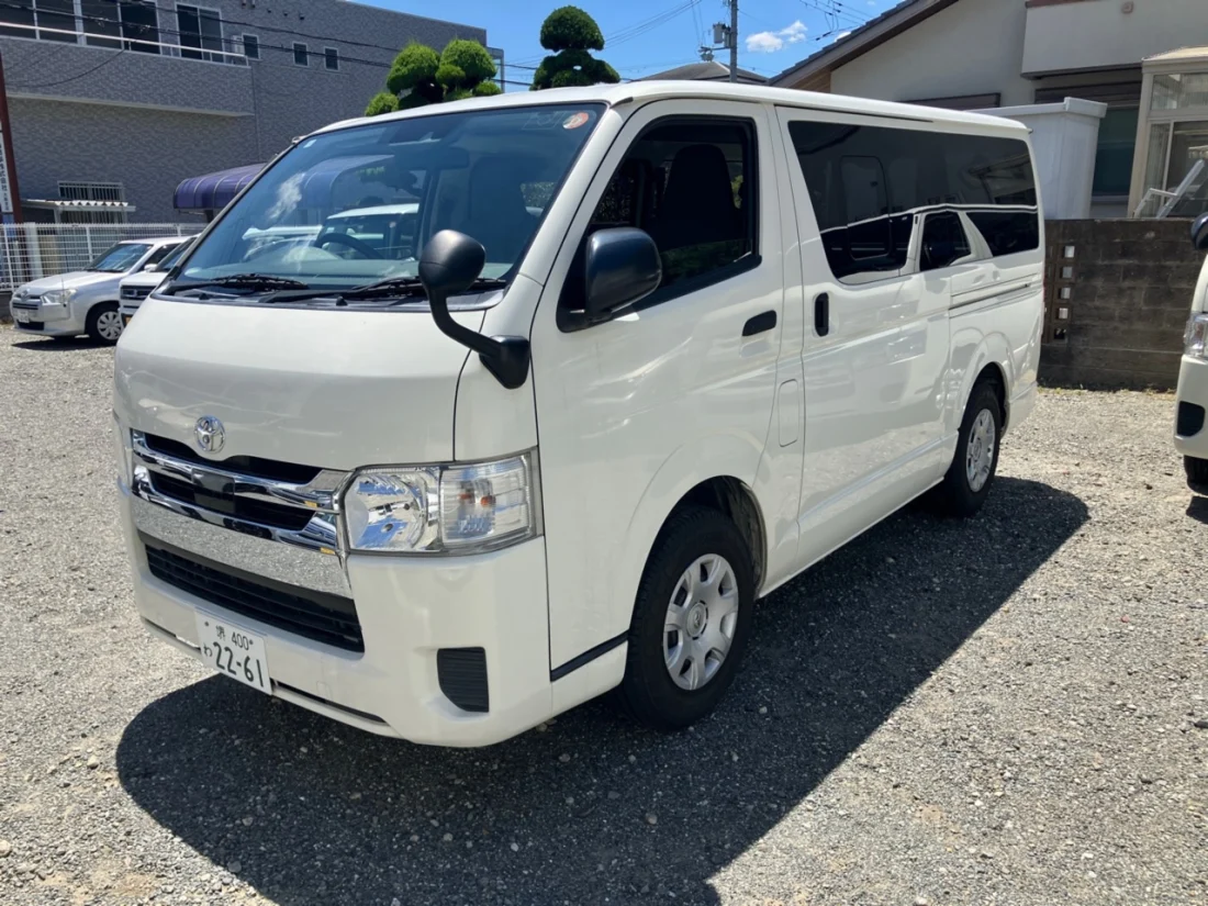TOYOTA HIACE VAN