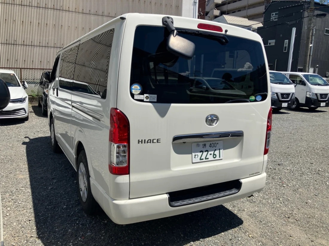 TOYOTA HIACE VAN