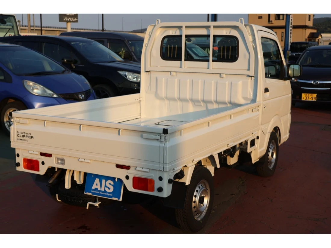 NISSAN CLIPPER TRUCK
