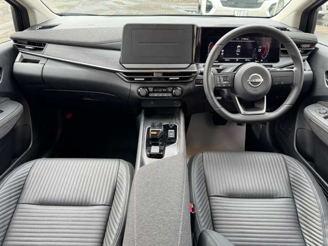 NISSAN AURA