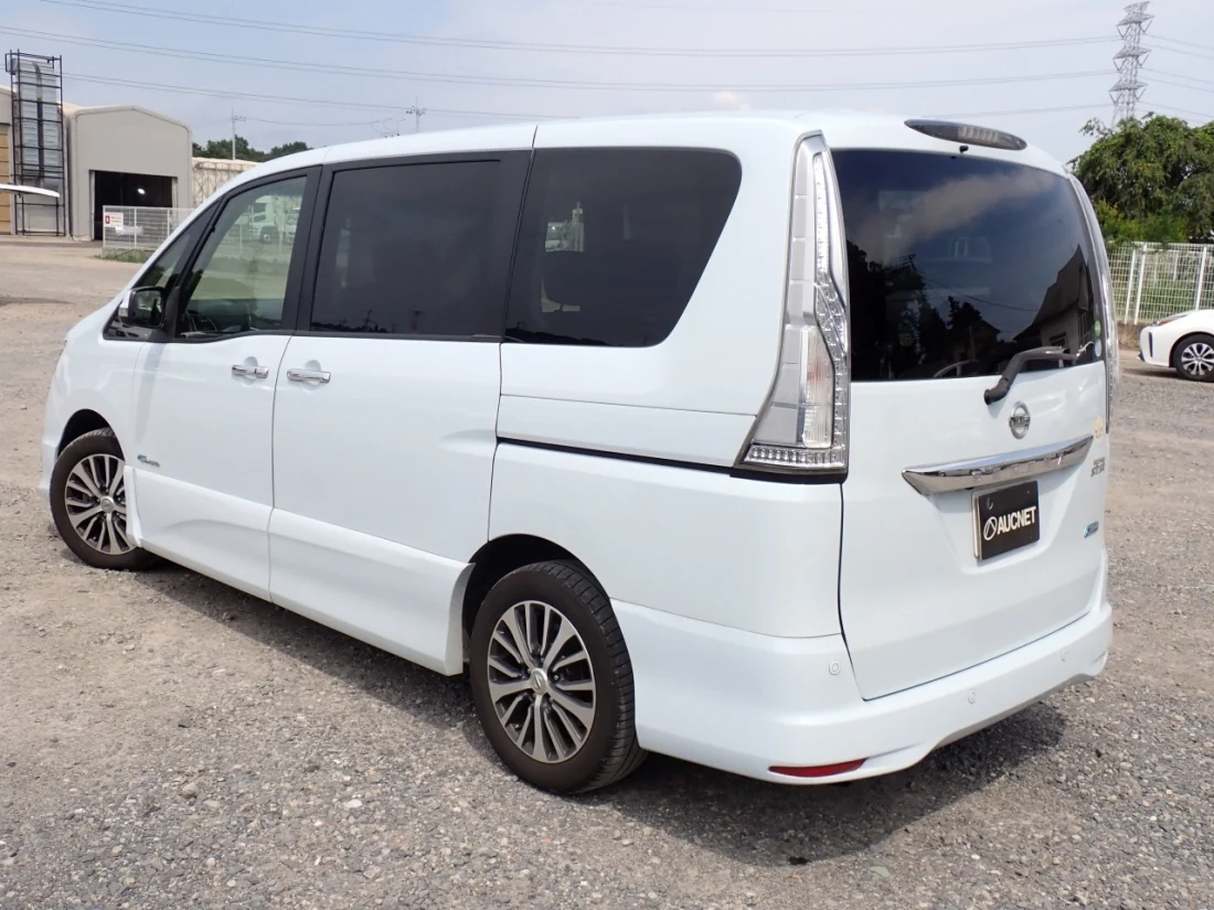 NISSAN SERENA