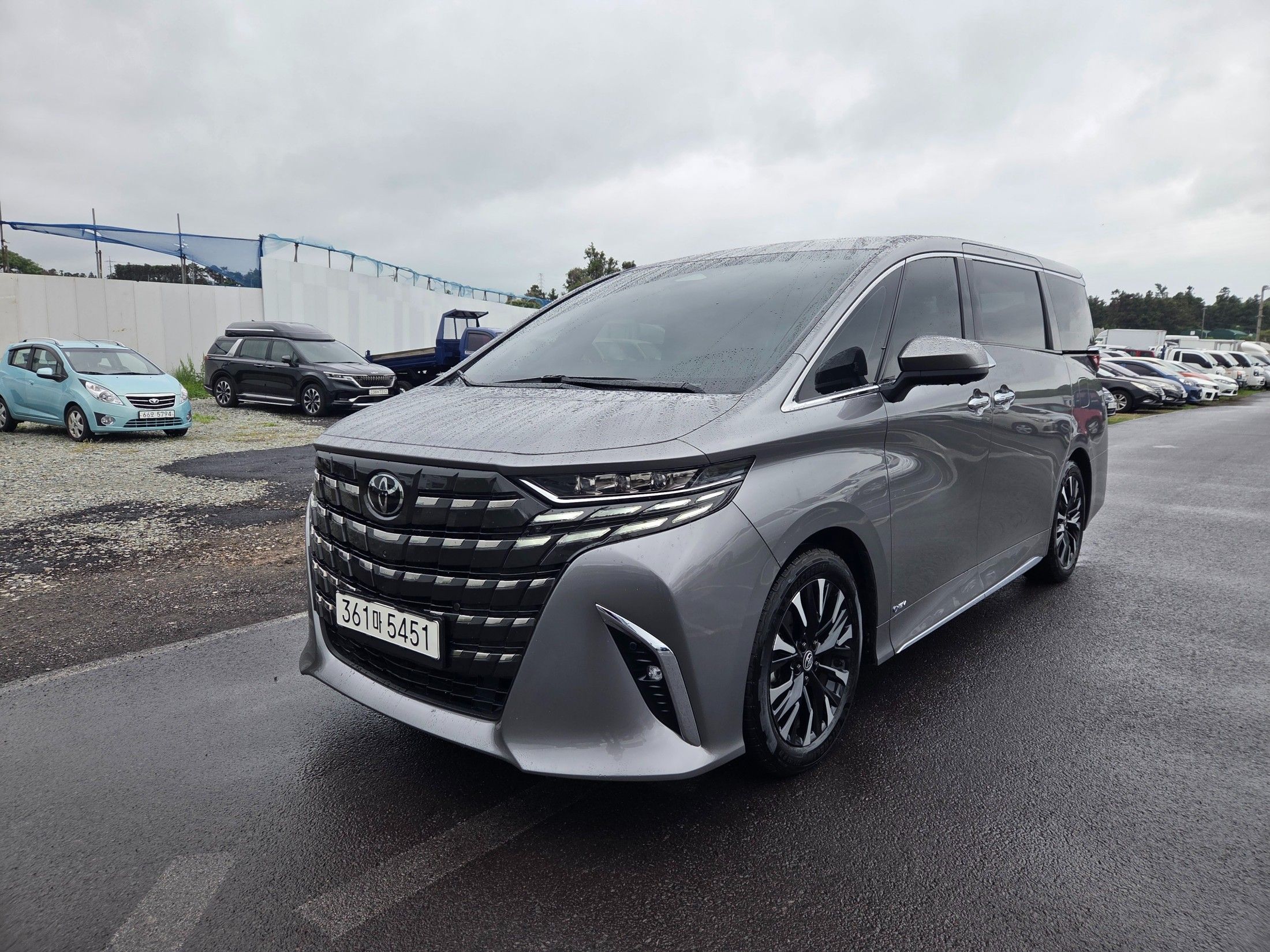 Заказать TOYOTA ALPHARD