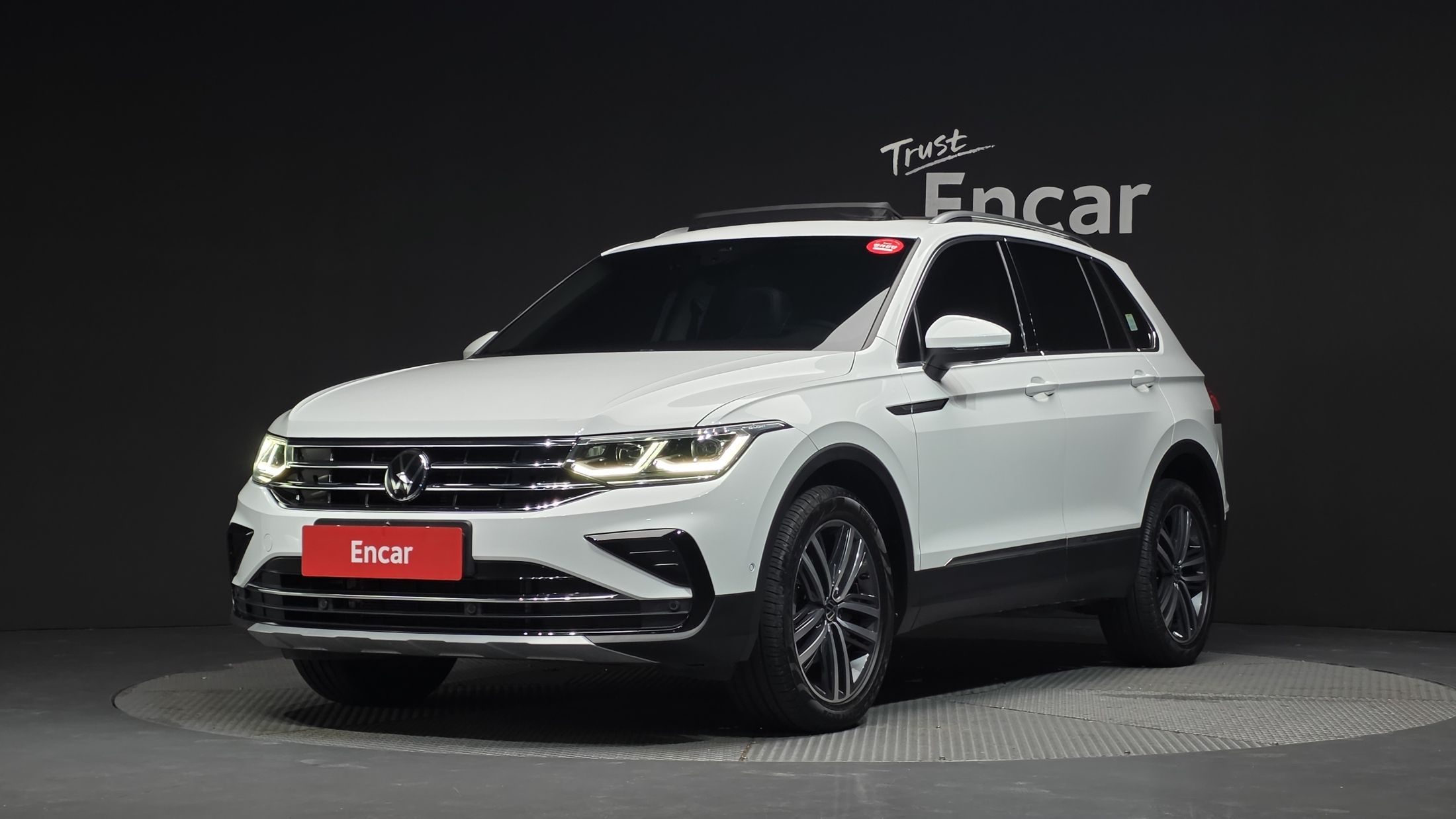 Заказать VOLKSWAGEN TIGUAN