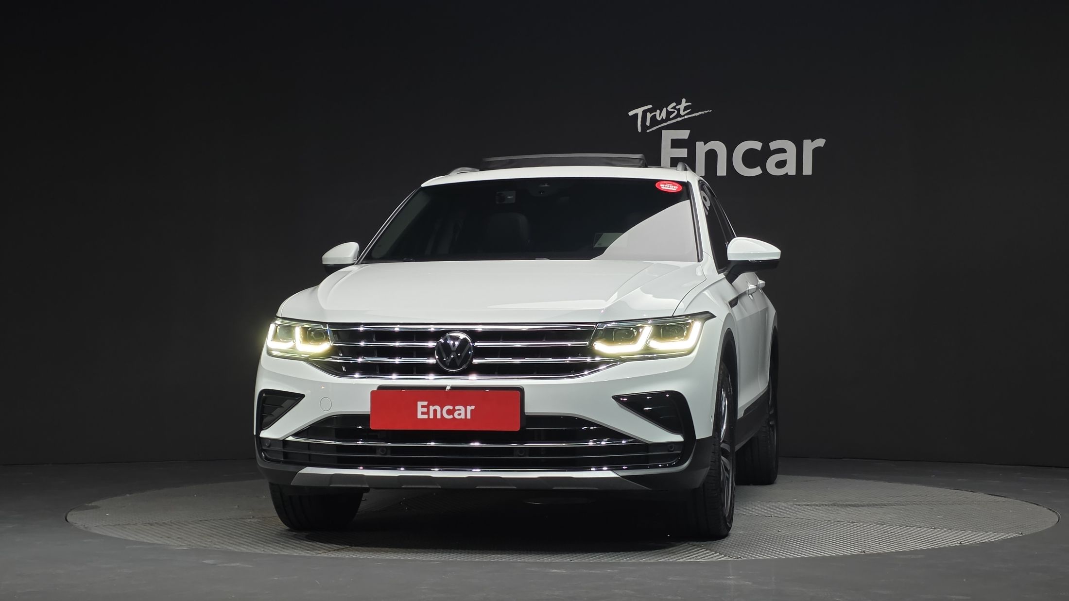 Заказать VOLKSWAGEN TIGUAN