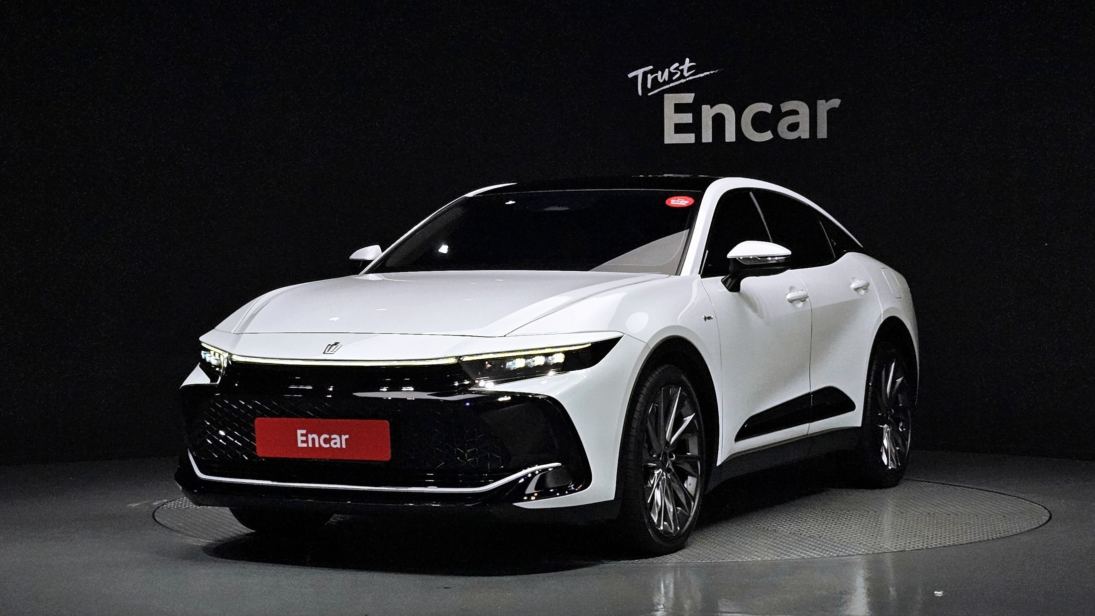 Заказать TOYOTA CROWN CROSSOVER