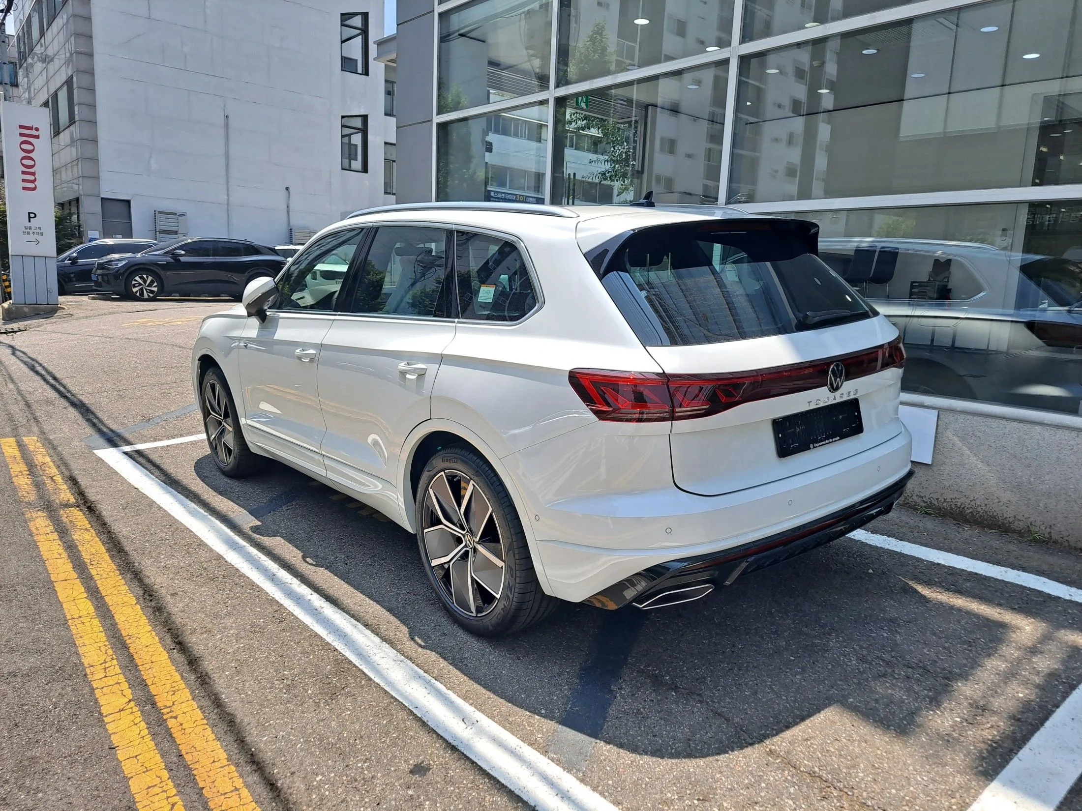 VOLKSWAGEN TOUAREG
