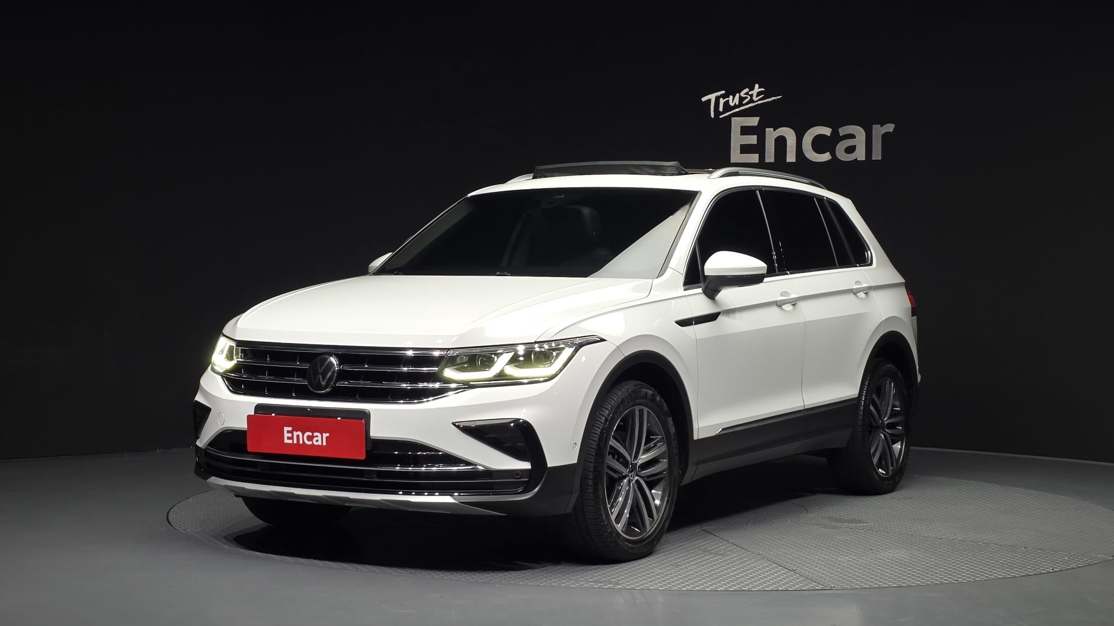Заказать VOLKSWAGEN TIGUAN