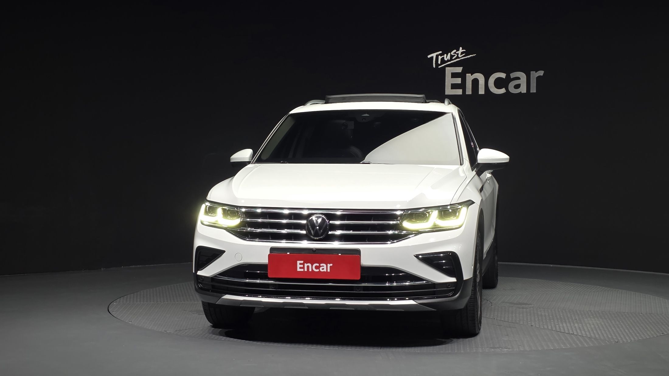 Заказать VOLKSWAGEN TIGUAN