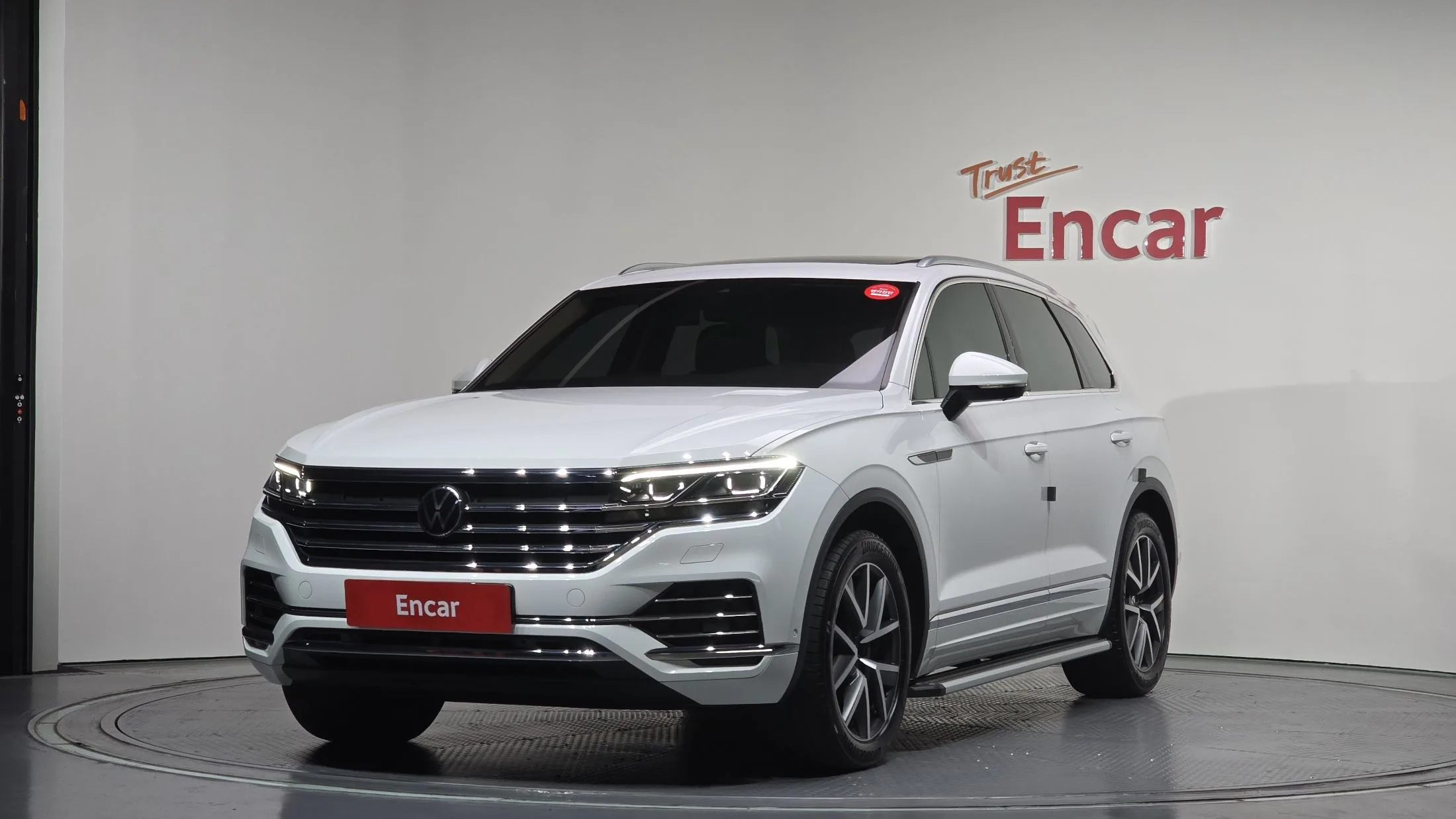Заказать VOLKSWAGEN TOUAREG