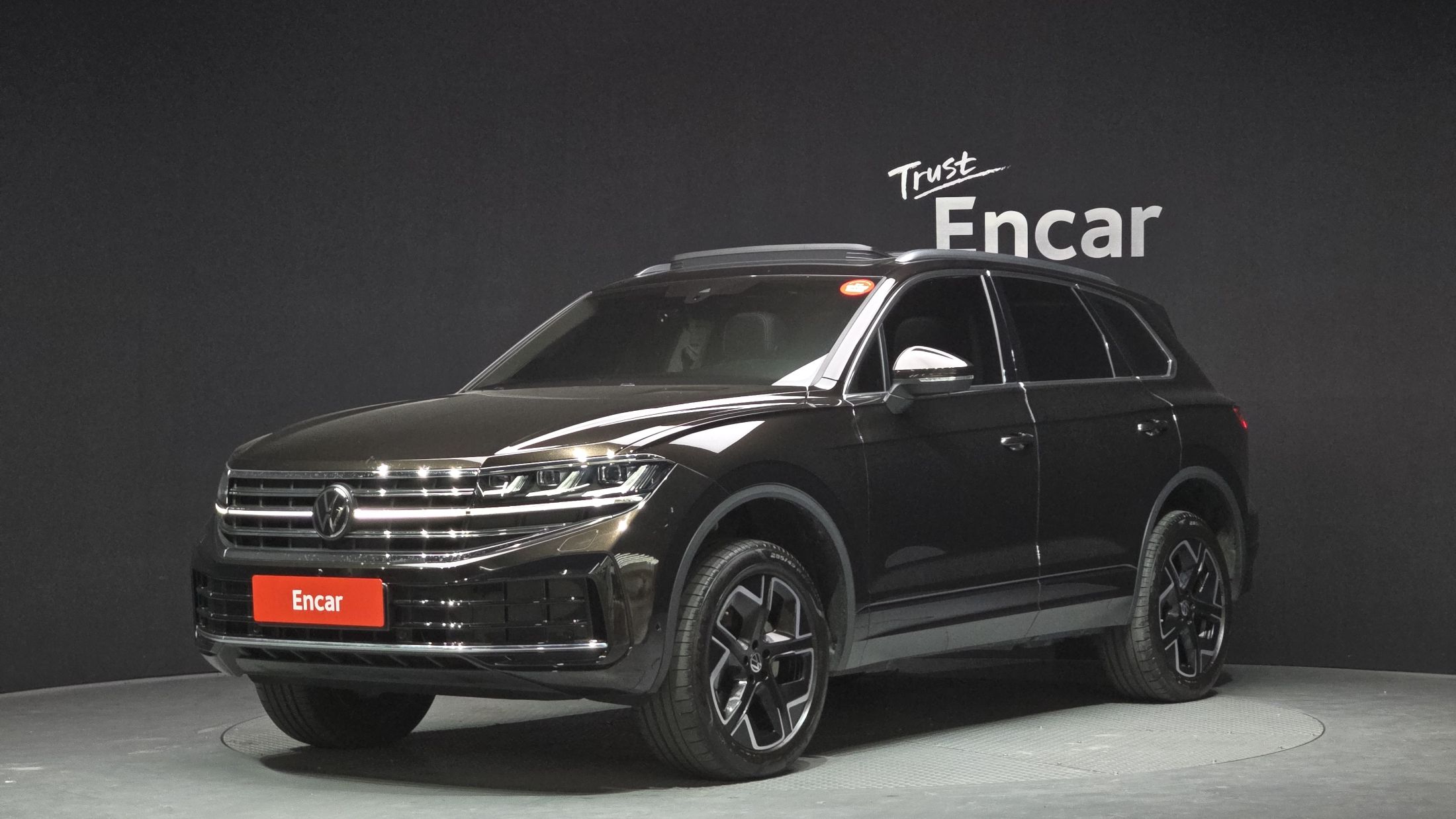 Заказать VOLKSWAGEN TOUAREG