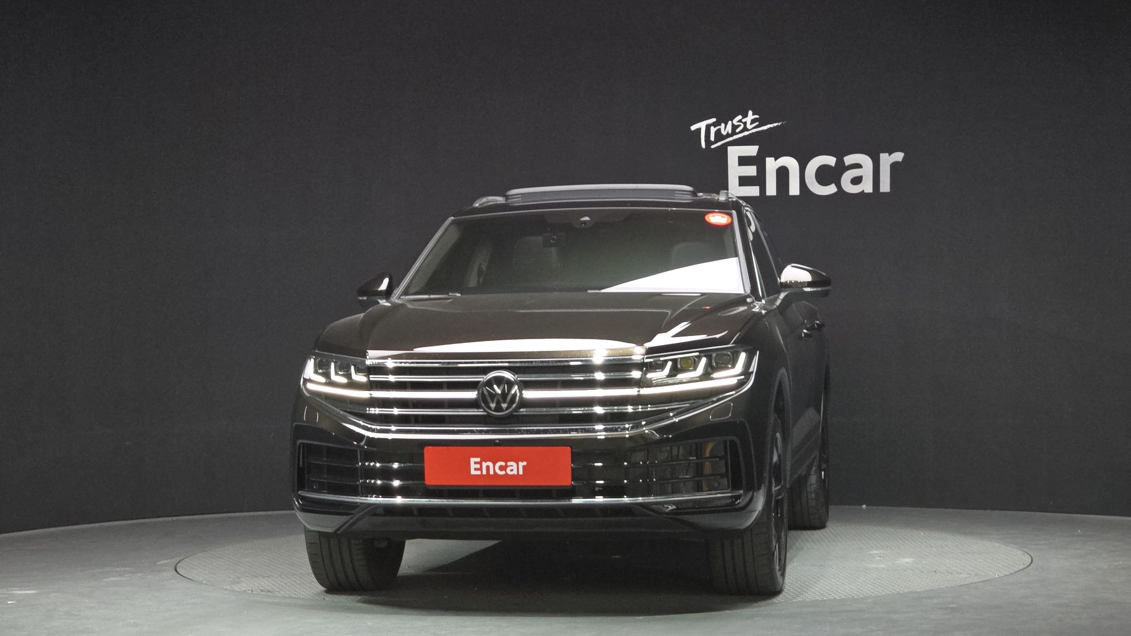 Заказать VOLKSWAGEN TOUAREG