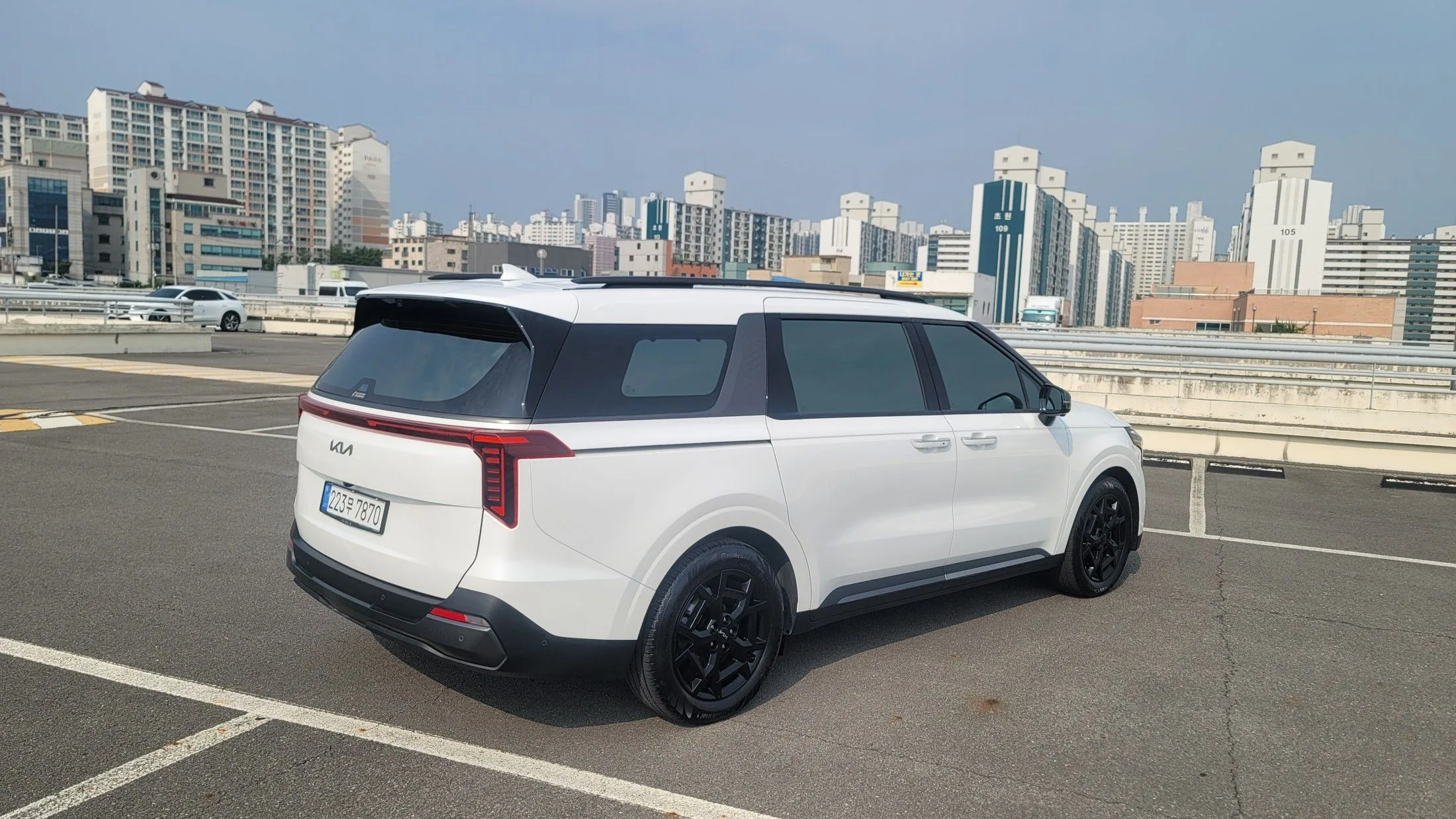 KIA CARNIVAL