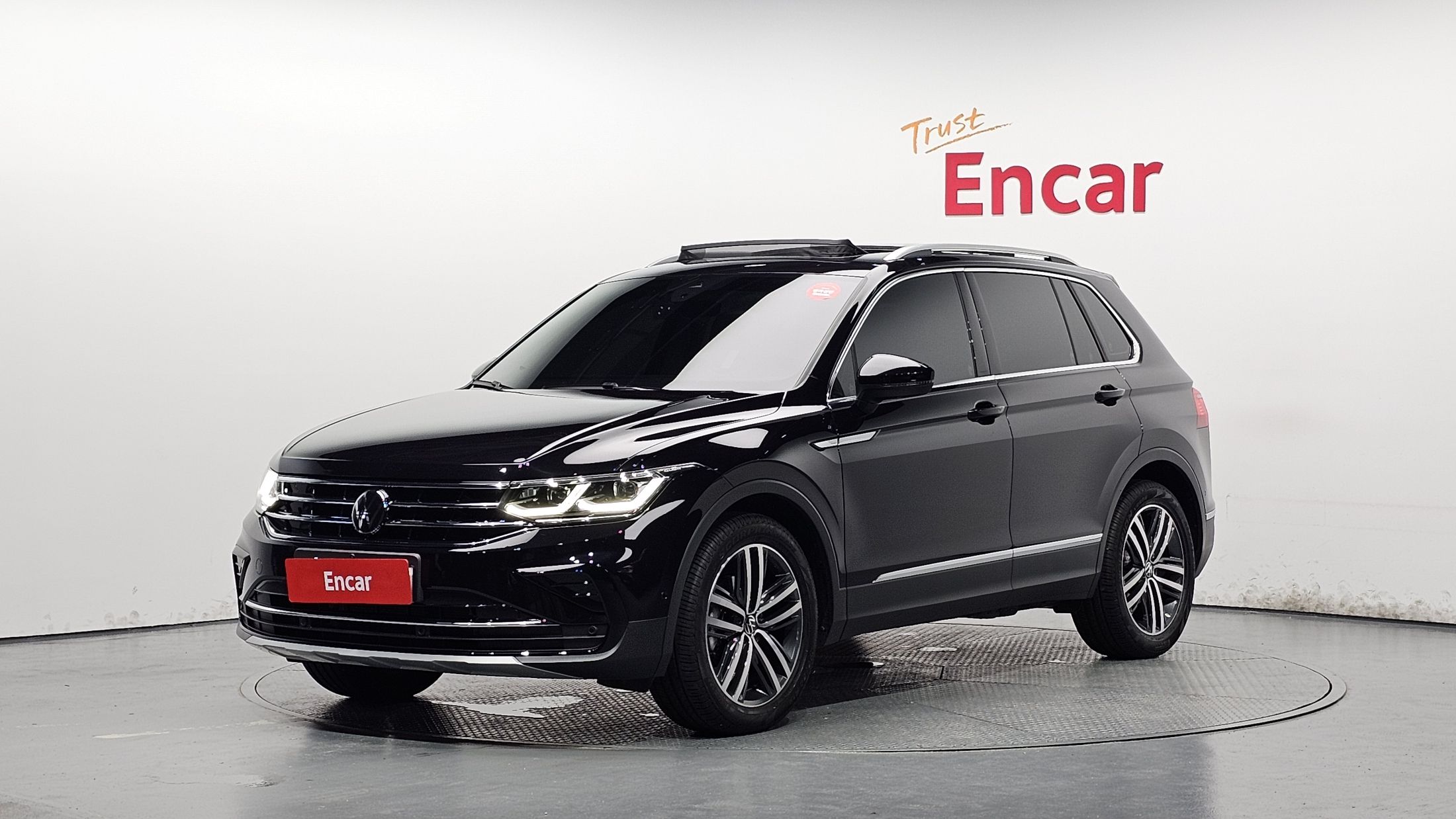 Заказать VOLKSWAGEN TIGUAN