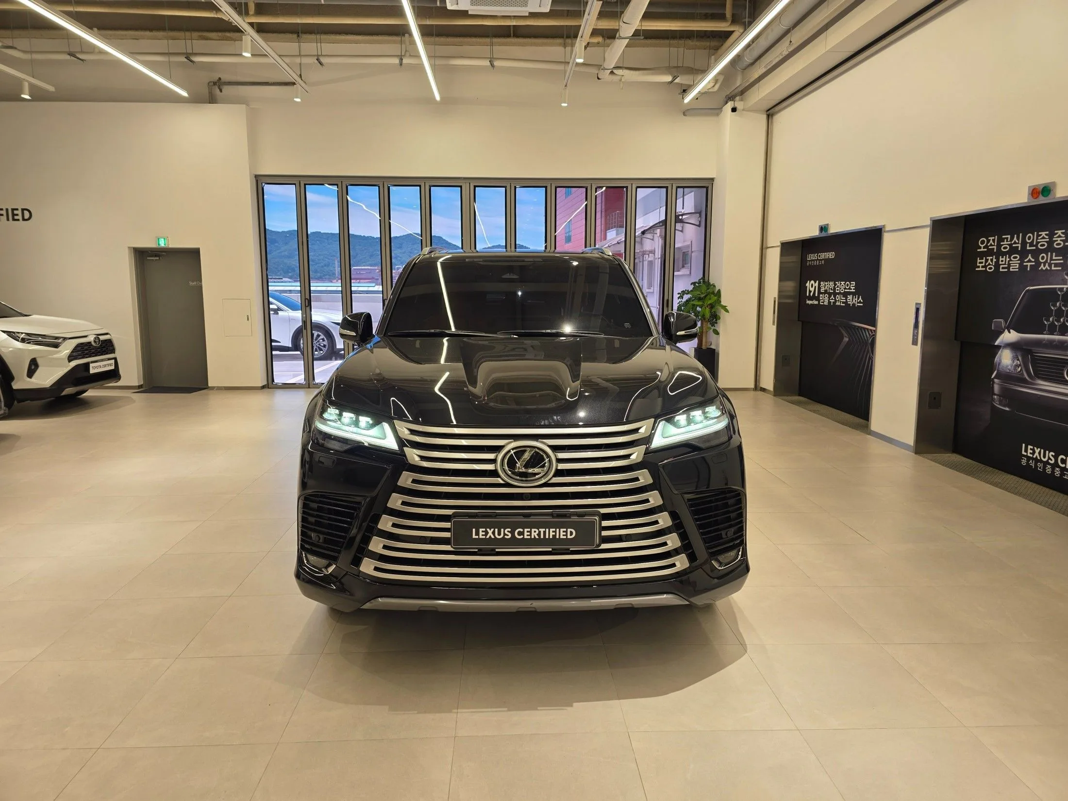 LEXUS LX