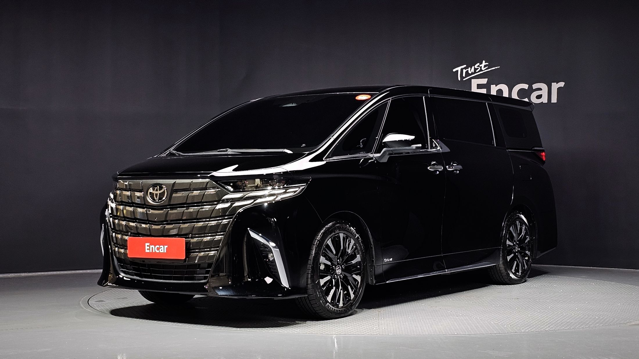 Заказать TOYOTA ALPHARD