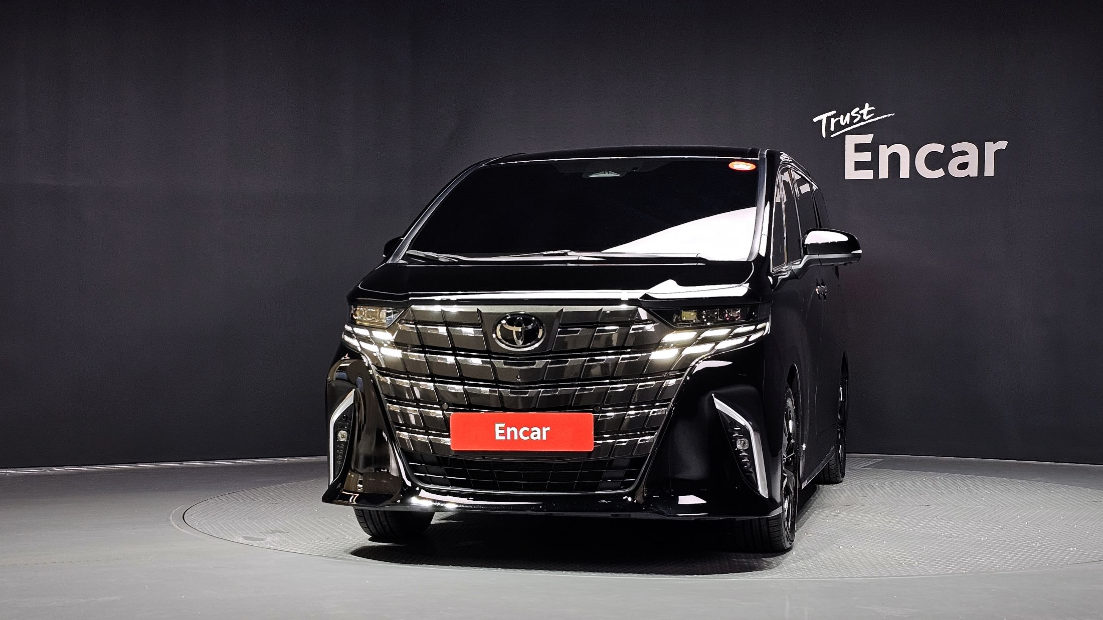 Заказать TOYOTA ALPHARD