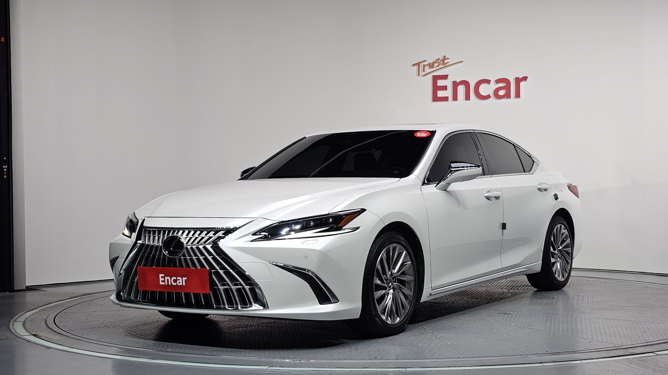 Заказать LEXUS ES300H