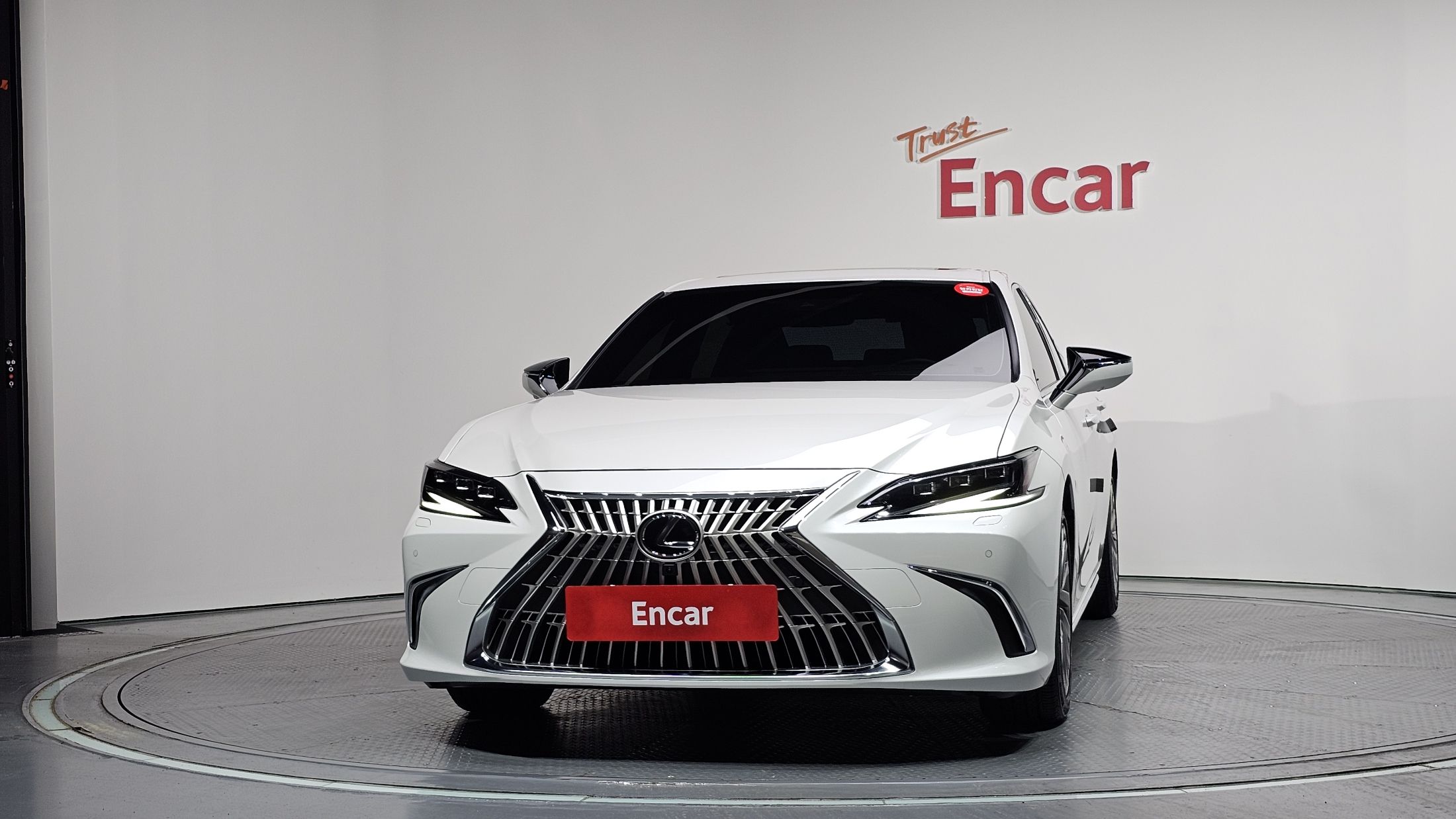 Заказать LEXUS ES300H