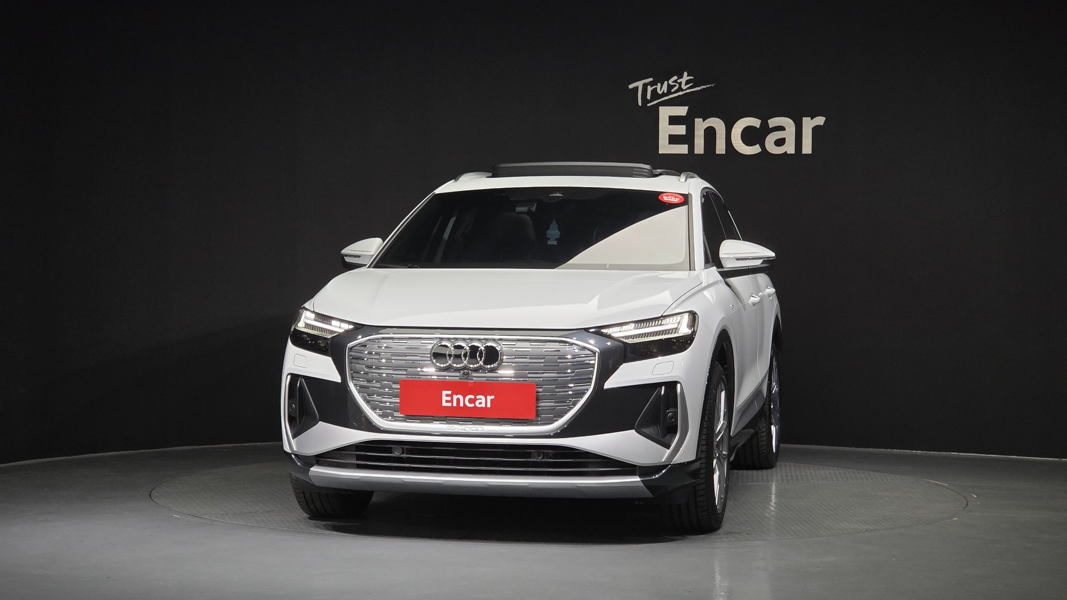 Заказать AUDI Q4 E-TRON F4