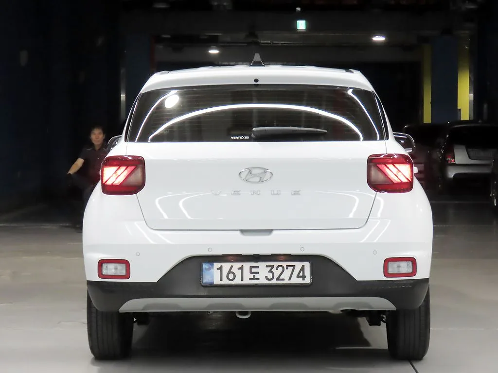 HYUNDAI VENUE
