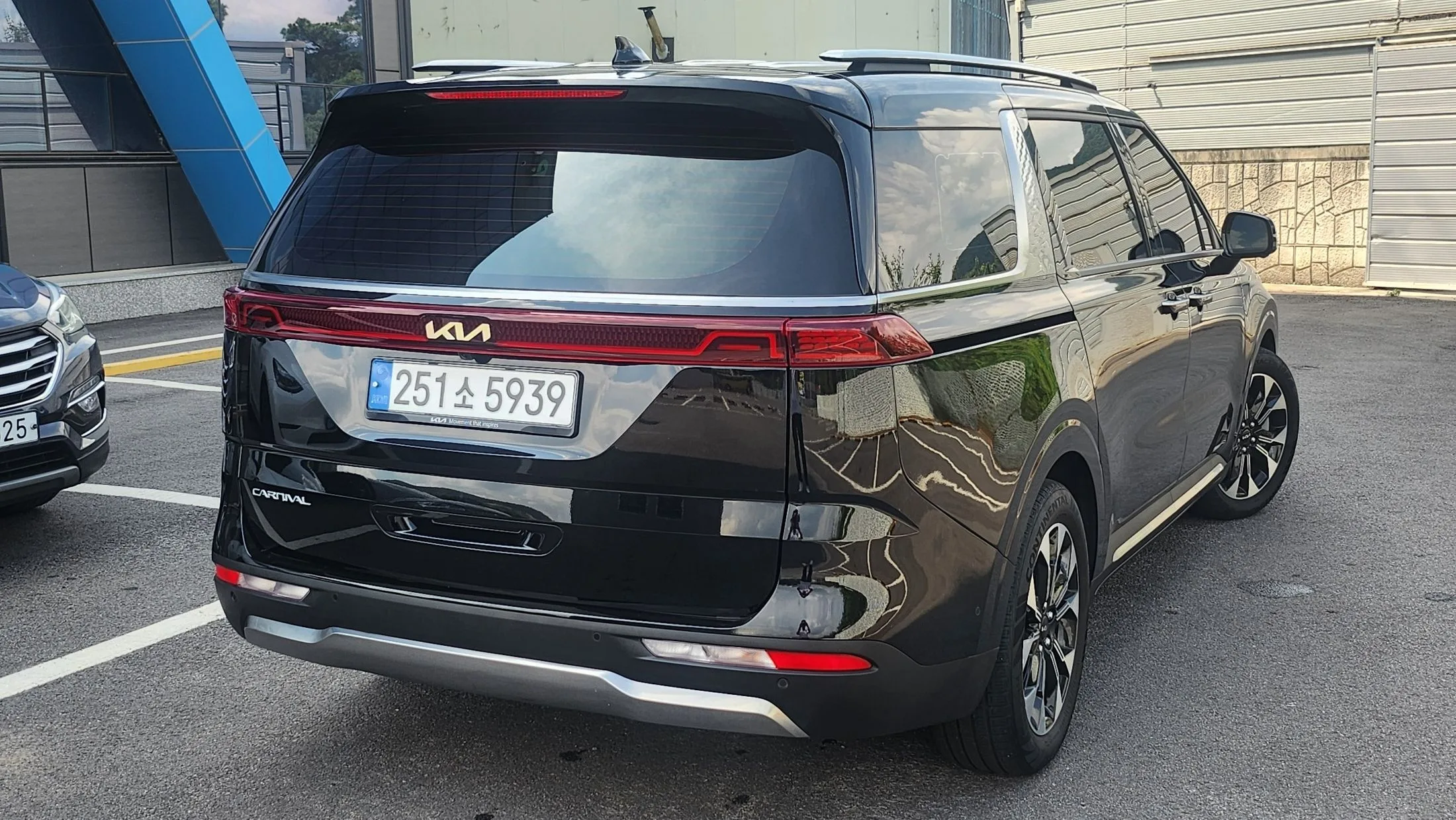 KIA CARNIVAL